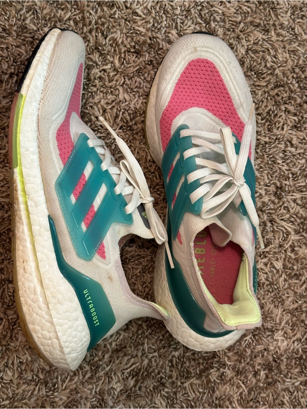 Adidas Ultraboost - Picture 2 of 8
